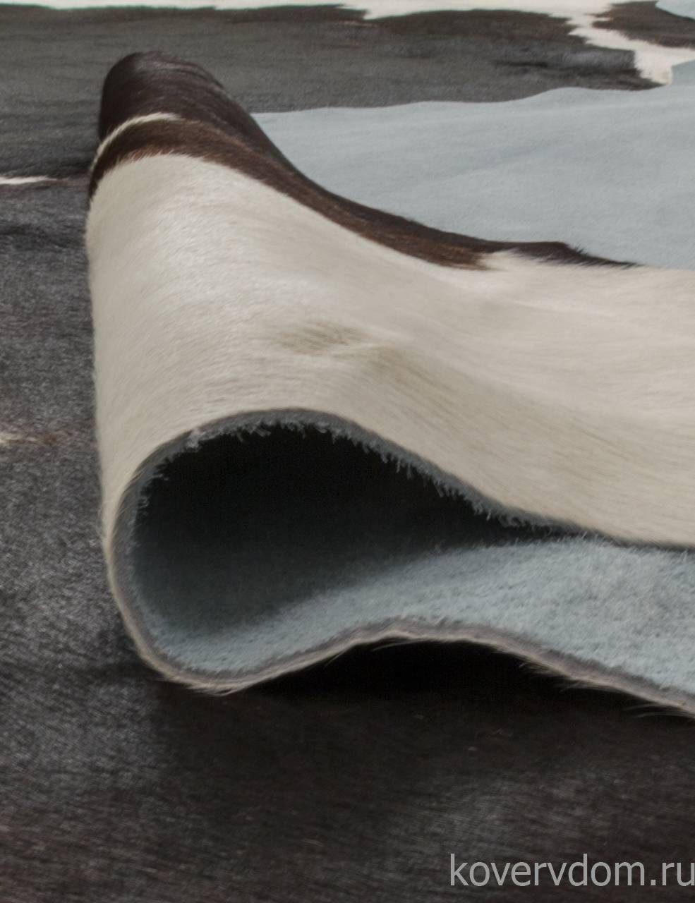 Ковер из натуральной коровьей шкуры KRS014 BLACK Ковер из натуральной коровьей шкуры KRS014 BLACK